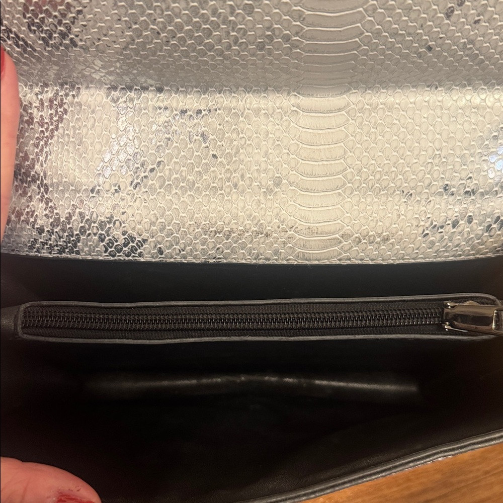 Handbag - Picture 5 of 5
